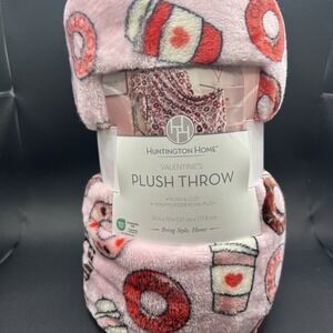 NWT Huntington Home Valentines Plush Throw Donuts & Coffee 50" X 70" Plush &Cozy
